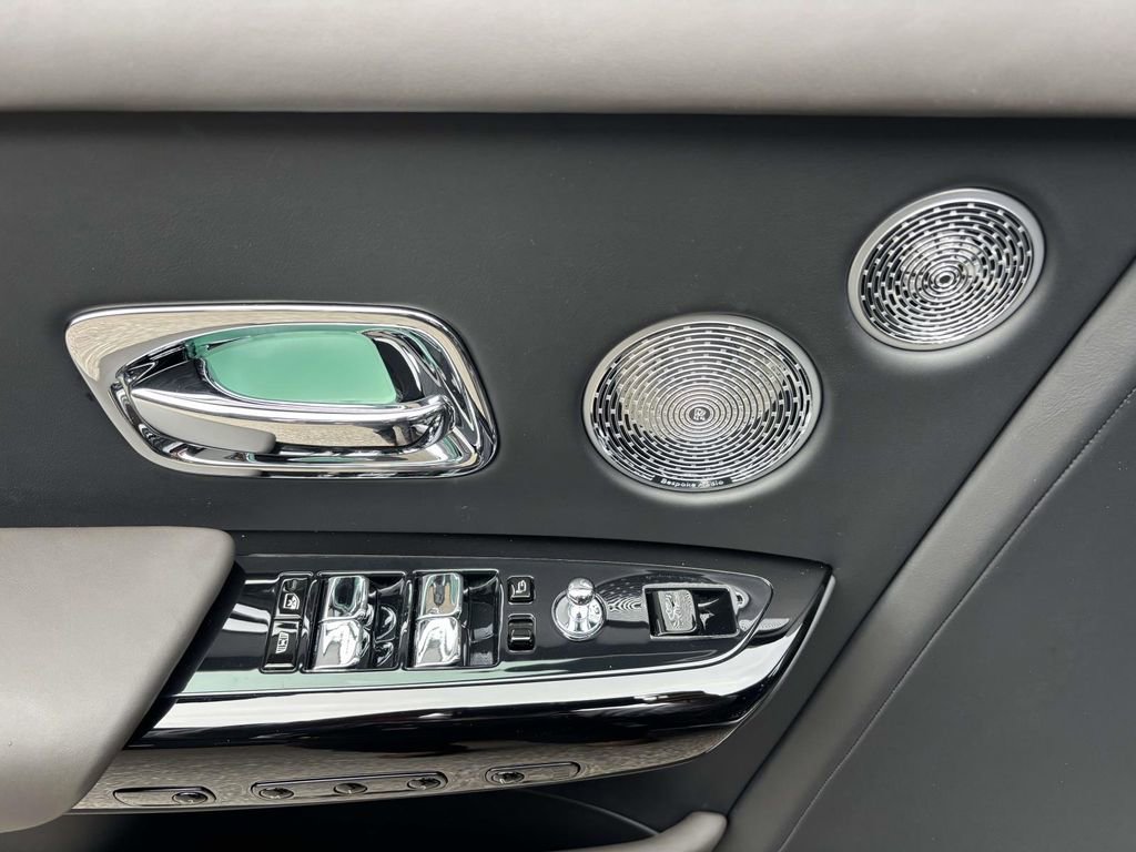 New 2026 Rolls-Royce Phantom Sedan image 12