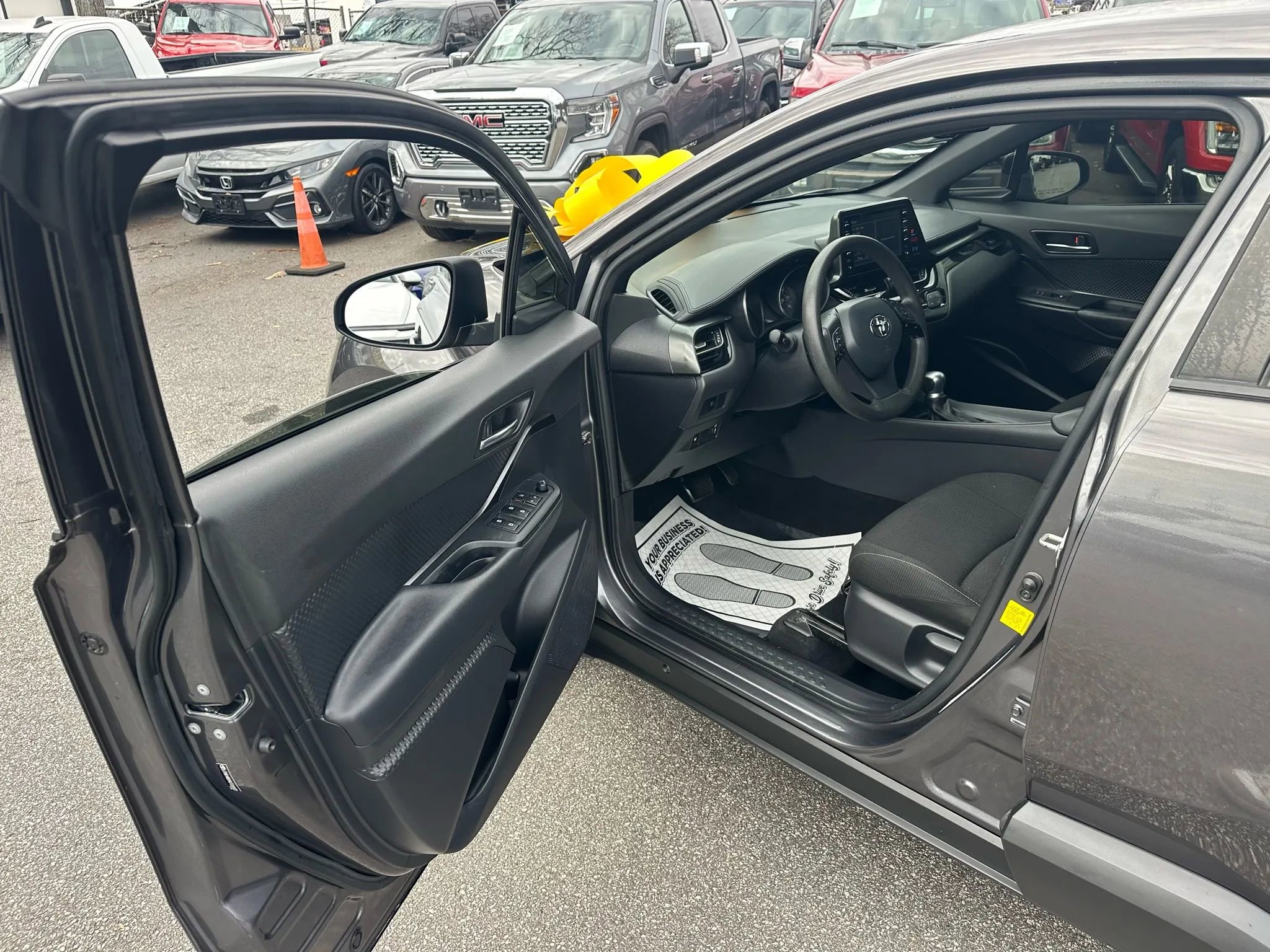 Used 2019 Toyota C-HR LE image 17