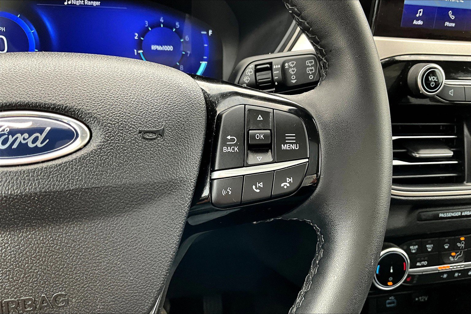 Used 2022 Ford Escape SEL w/ Technology Package AWD/4WD image 23