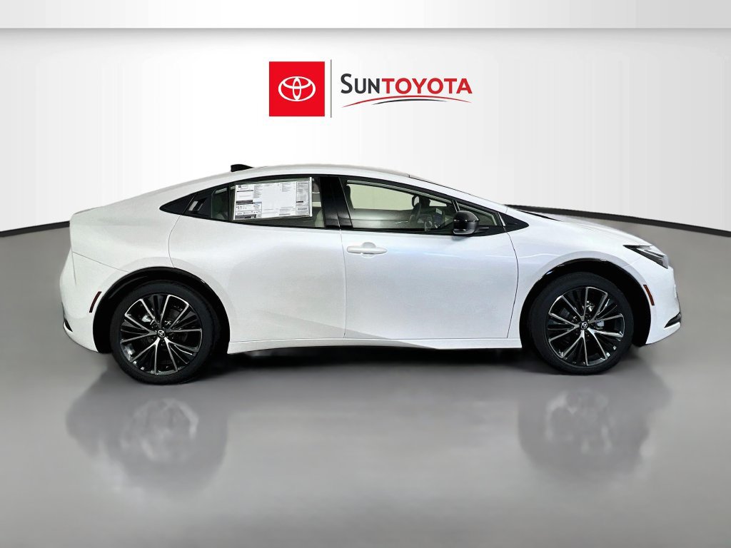 New 2027 Toyota Prius XLE FWD image 2
