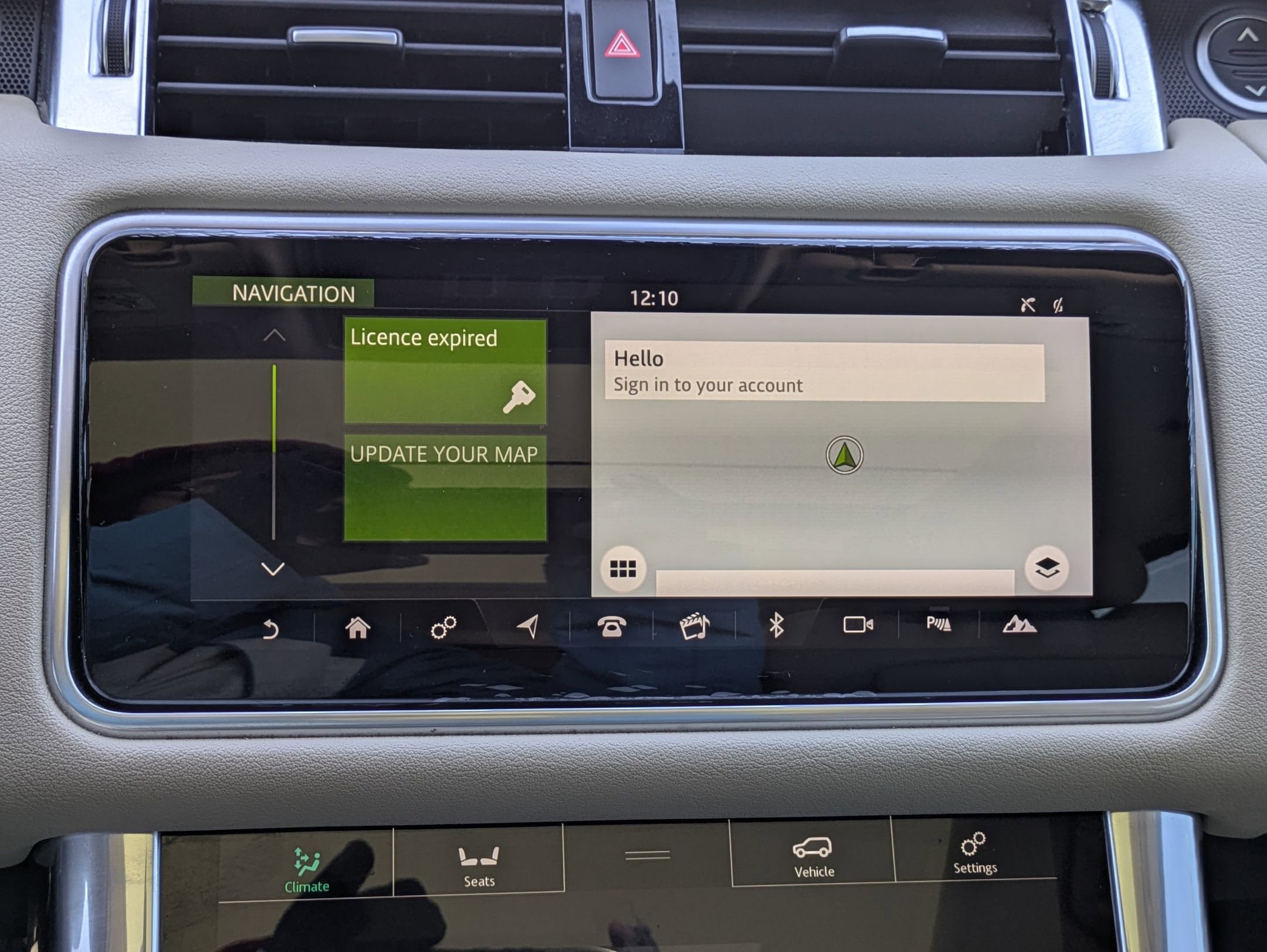 Used 2020 Land Rover Range Rover Sport HSE image 13