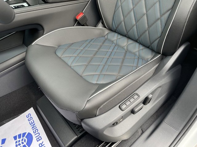 New 2025 Volkswagen Atlas Cross Sport SEL Premium R-Line image 19
