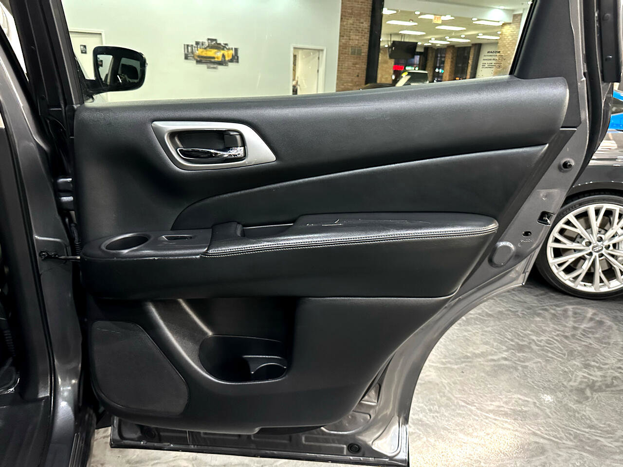 Used 2019 Nissan Pathfinder SV image 34