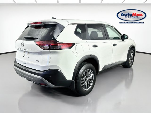 Used 2023 Nissan Rogue S AWD/4WD image 2