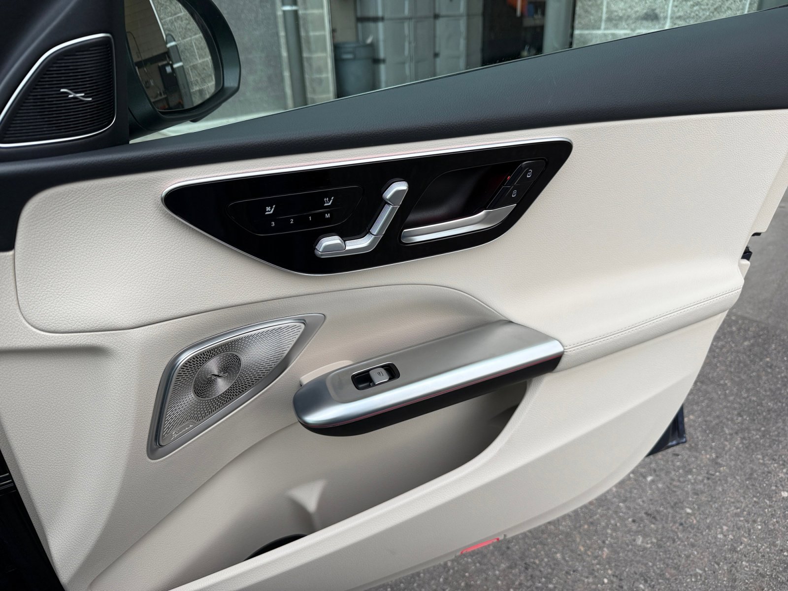 Used 2025 Mercedes-Benz C 300 4MATIC Sedan image 16