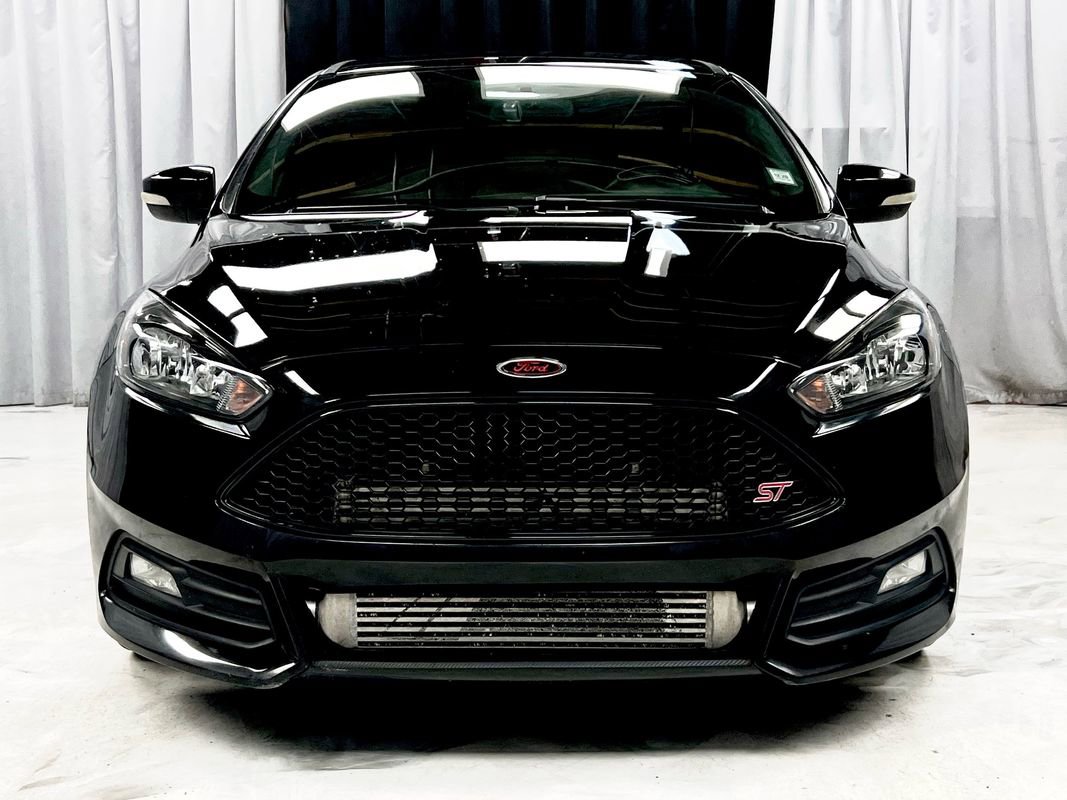 Used 2016 Ford Focus ST image 2