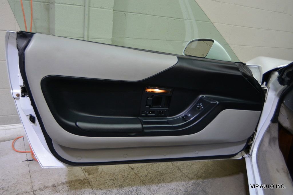 Used 1994 Chevrolet Corvette Coupe image 5
