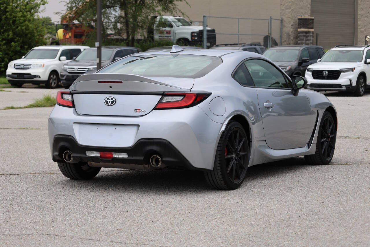 Used 2025 Toyota GR86 Premium w/ Performance Package RWD image 9