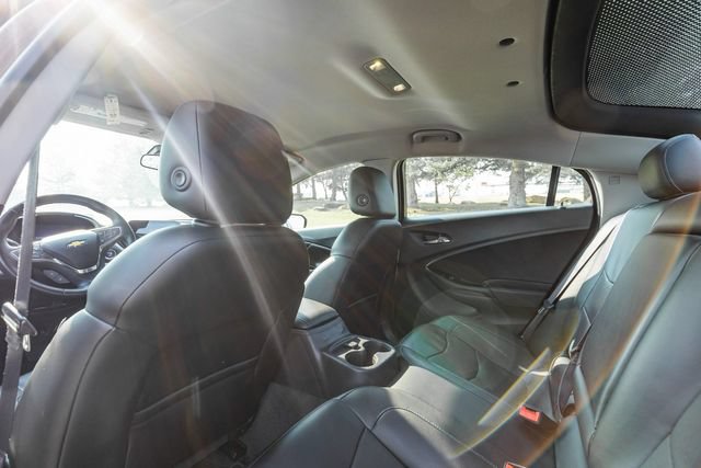 Used 2017 Chevrolet Volt LT w/ Comfort Package FWD image 12