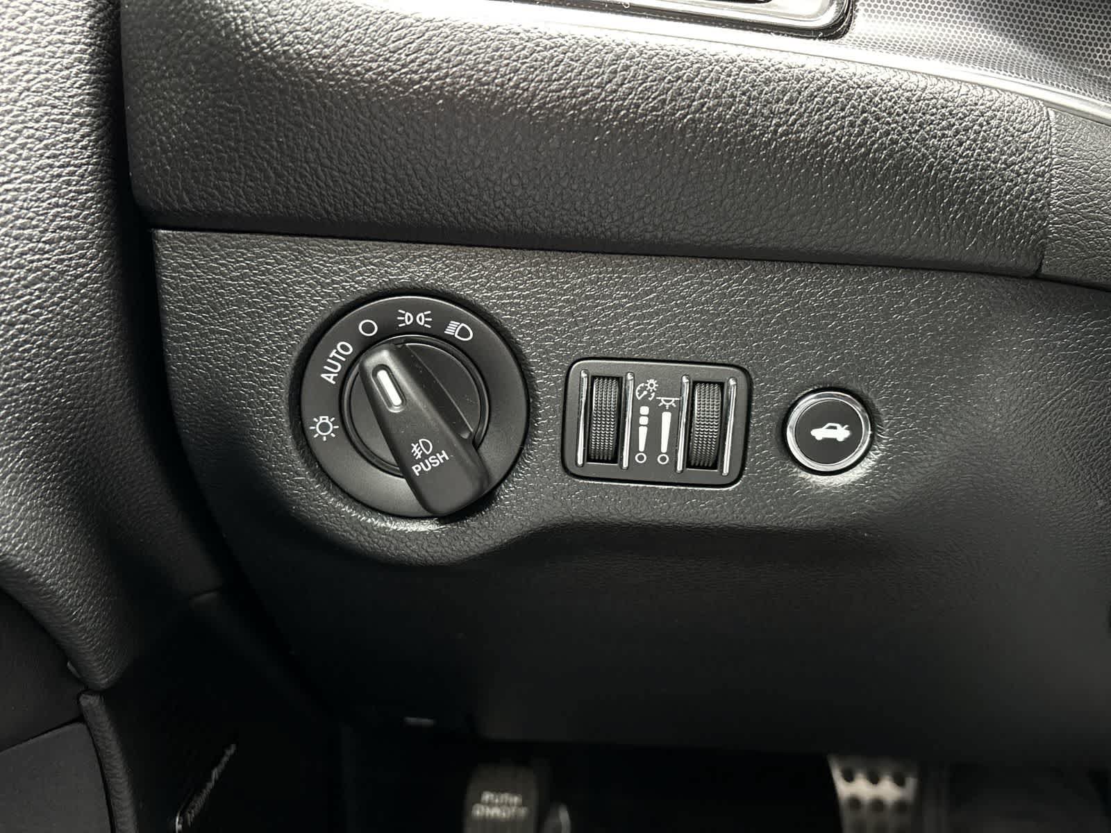 Certified 2018 Dodge Challenger R/T Plus RWD image 11
