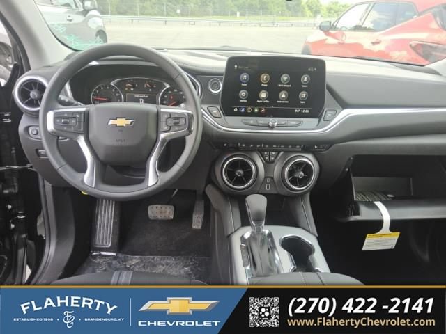 Used 2026 Chevrolet Blazer LT FWD image 2