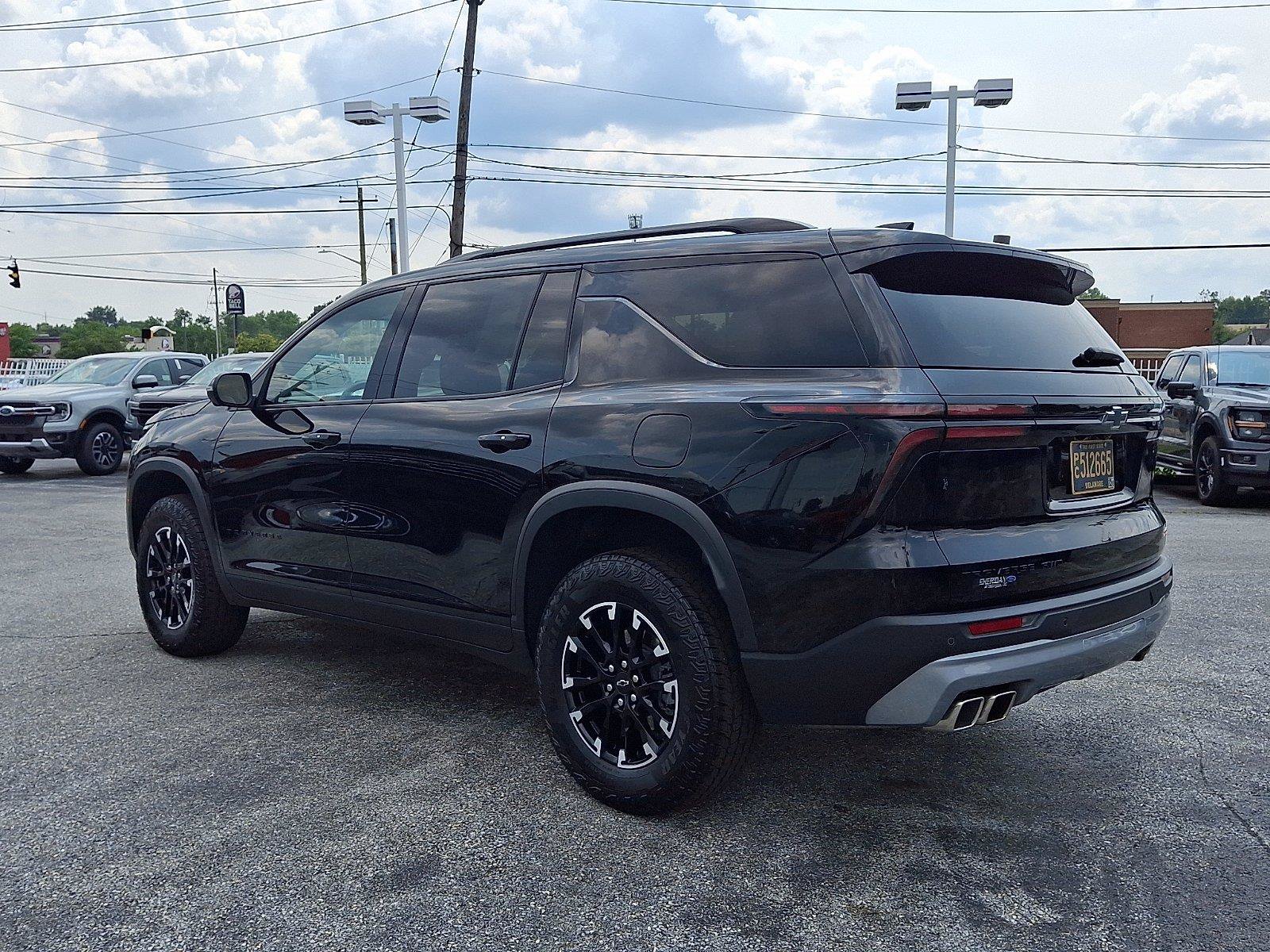 Used 2024 Chevrolet Traverse Z71 AWD/4WD image 4