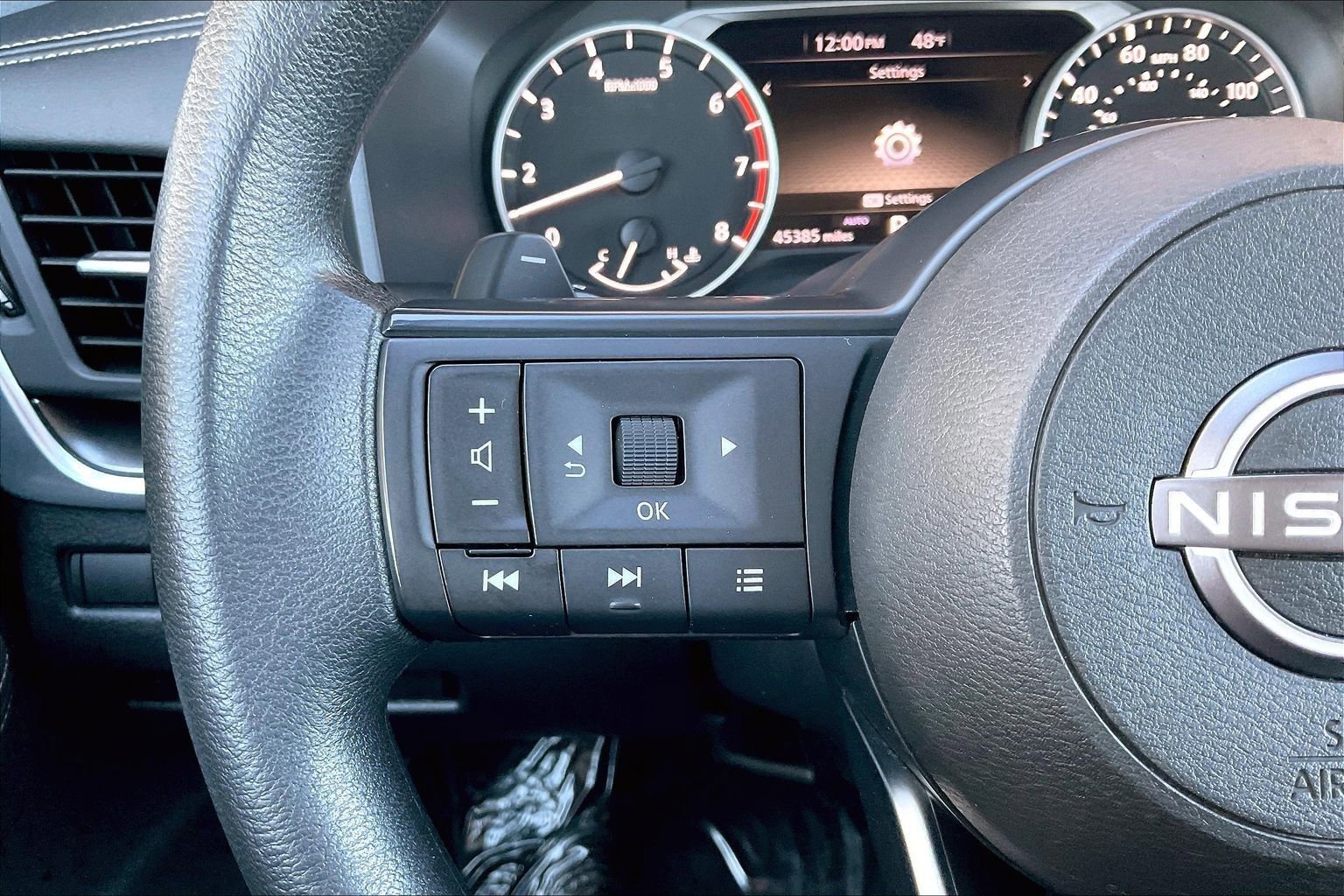 Used 2024 Nissan Rogue SV image 10