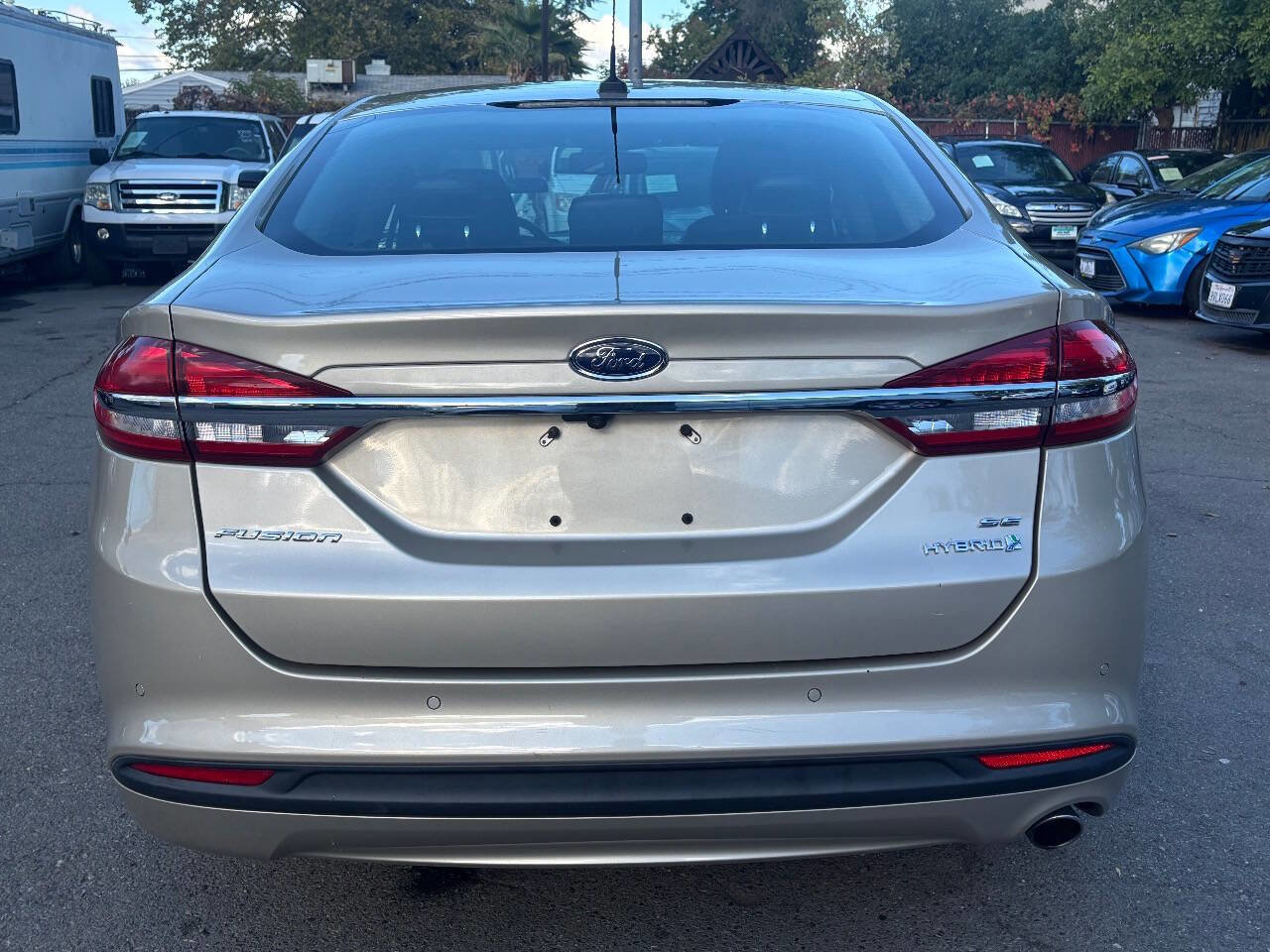Used 2017 Ford Fusion SE w/ Equipment Group 602A image 5