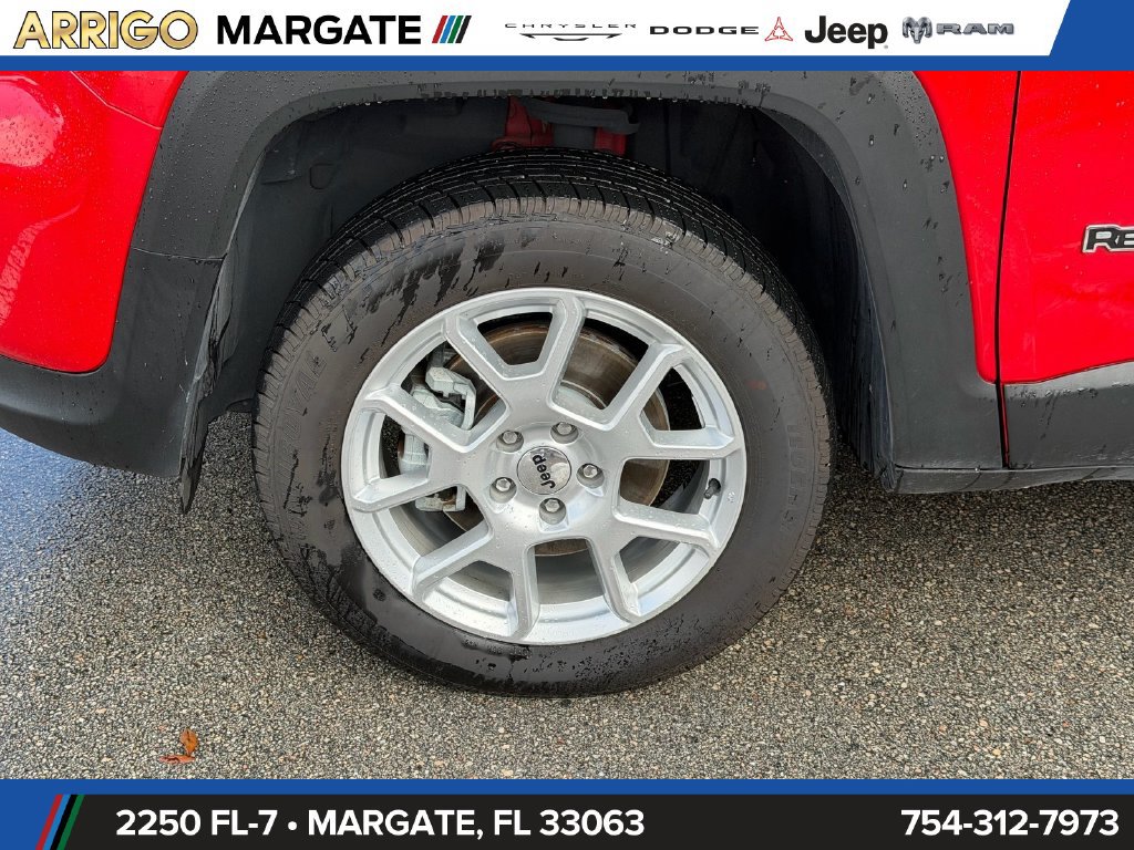 Certified 2023 Jeep Renegade Latitude AWD/4WD image 18