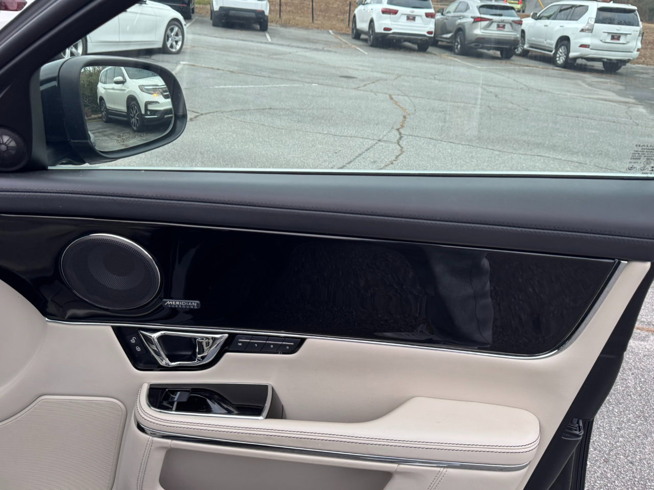 Used 2016 Jaguar XJ L Portfolio image 32