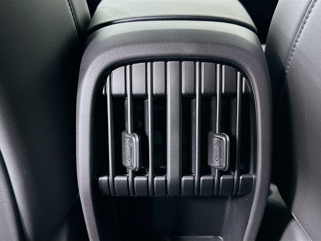 New 2026 Hyundai Kona SEL Premium FWD image 17