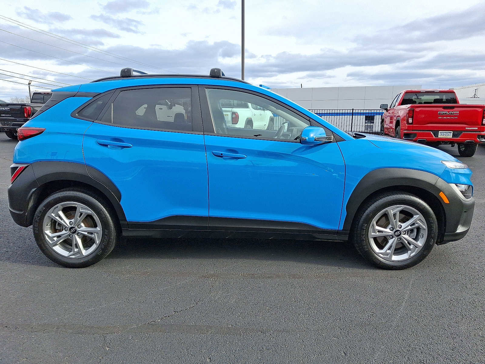 Used 2023 Hyundai Kona SEL image 7