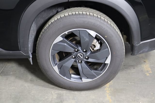 Used 2025 Nissan Rogue SV FWD image 39
