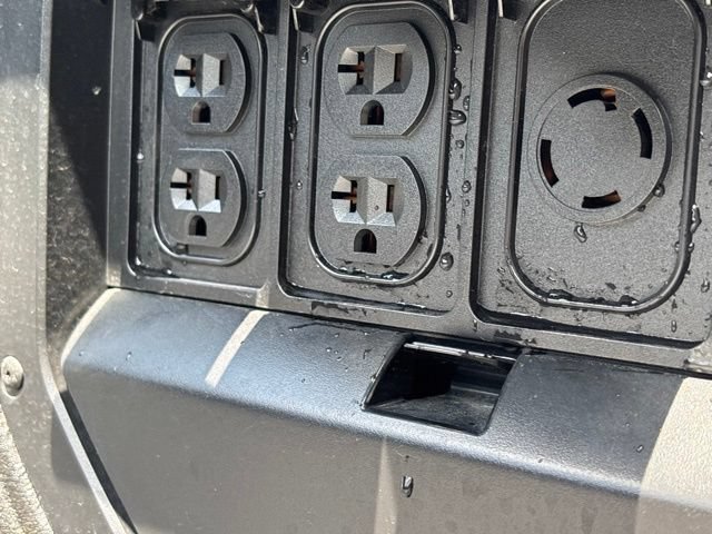 Certified 2025 Chevrolet Silverado EV RST AWD/4WD image 25