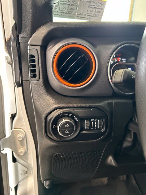 Used 2022 Jeep Gladiator Mojave w/ LED Lighting Group AWD/4WD image 12