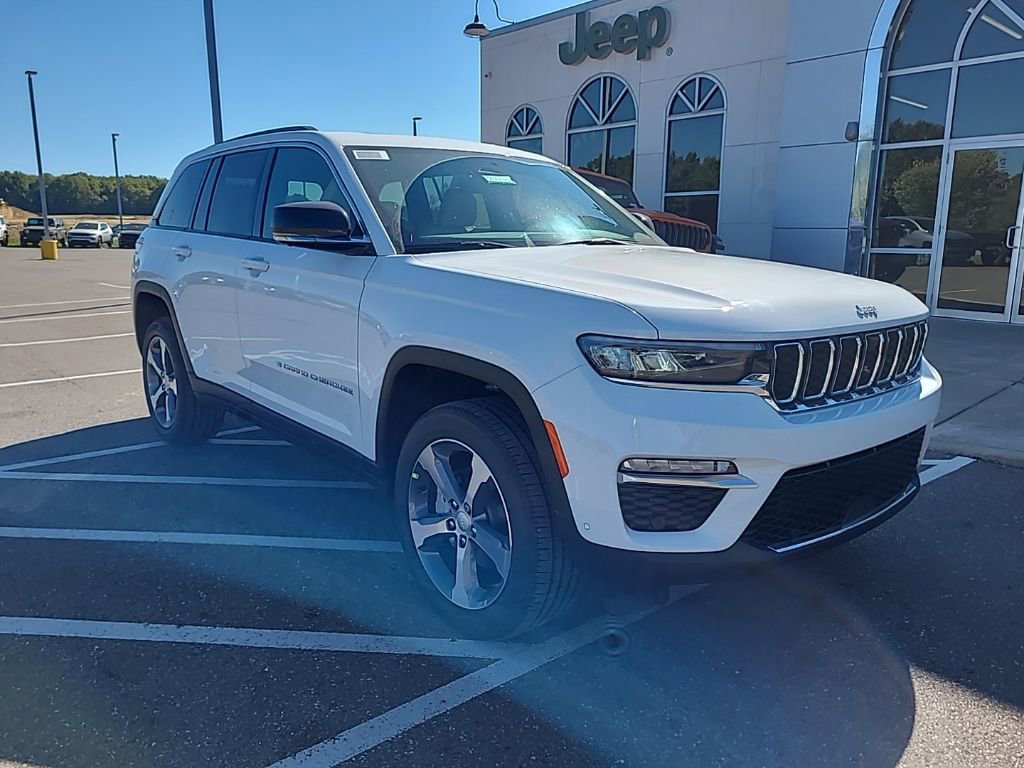 New 2025 Jeep Grand Cherokee Limited w/ Luxury Tech Group II image 2