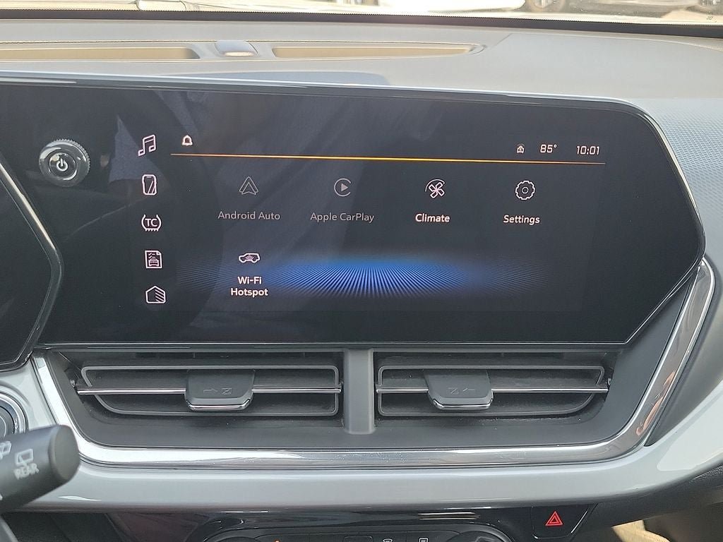 Used 2025 Chevrolet Trax LT w/ LT Convenience Package FWD image 15