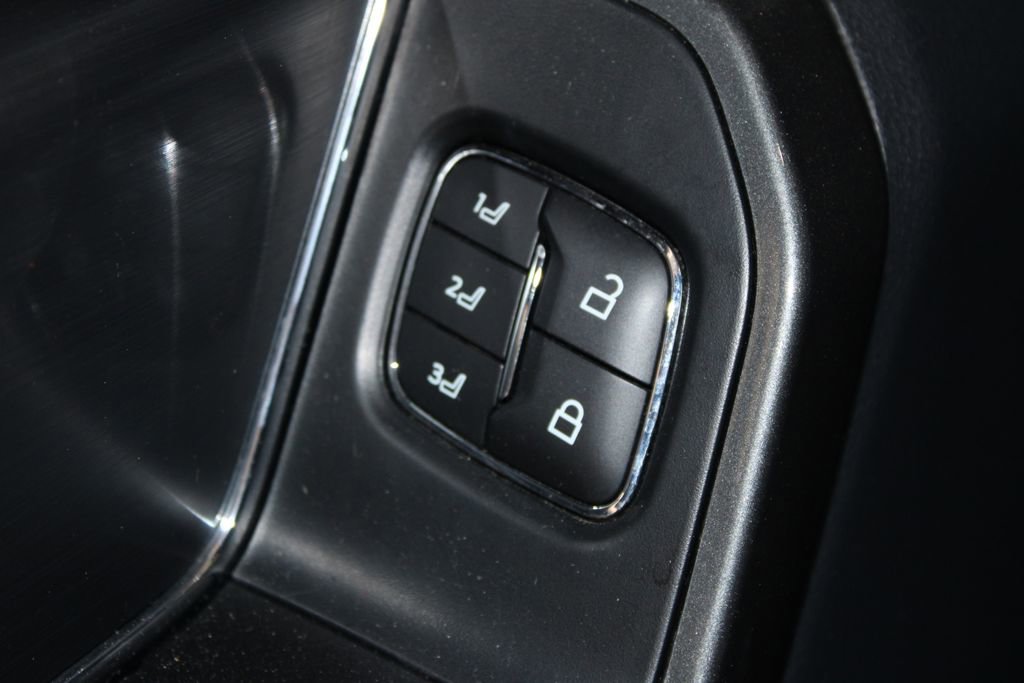 Used 2023 Ford F150 Lariat w/ Equipment Group 502A High image 28