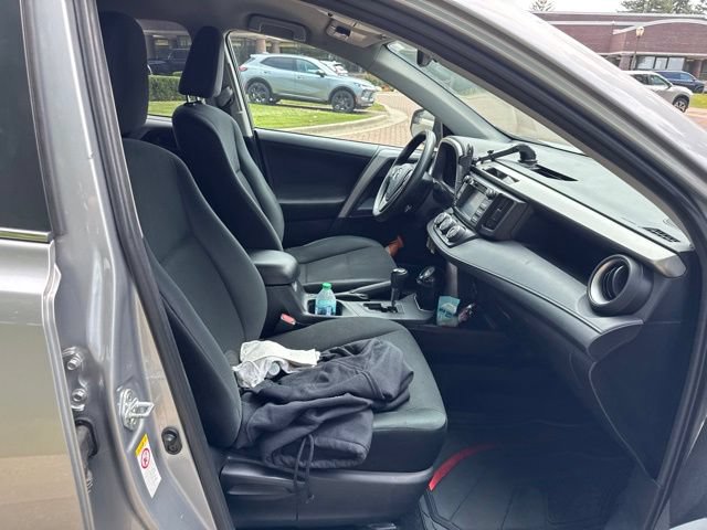 Used 2016 Toyota RAV4 LE AWD/4WD image 10