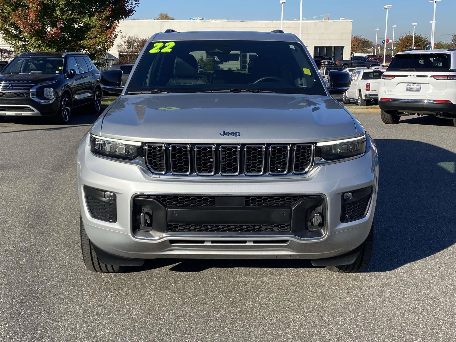 Used 2022 Jeep Grand Cherokee Overland w/ Luxury Tech Group IV image 2