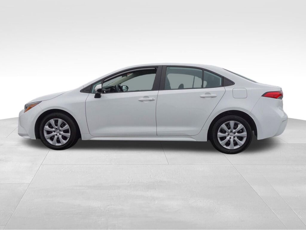Used 2023 Toyota Corolla LE image 7