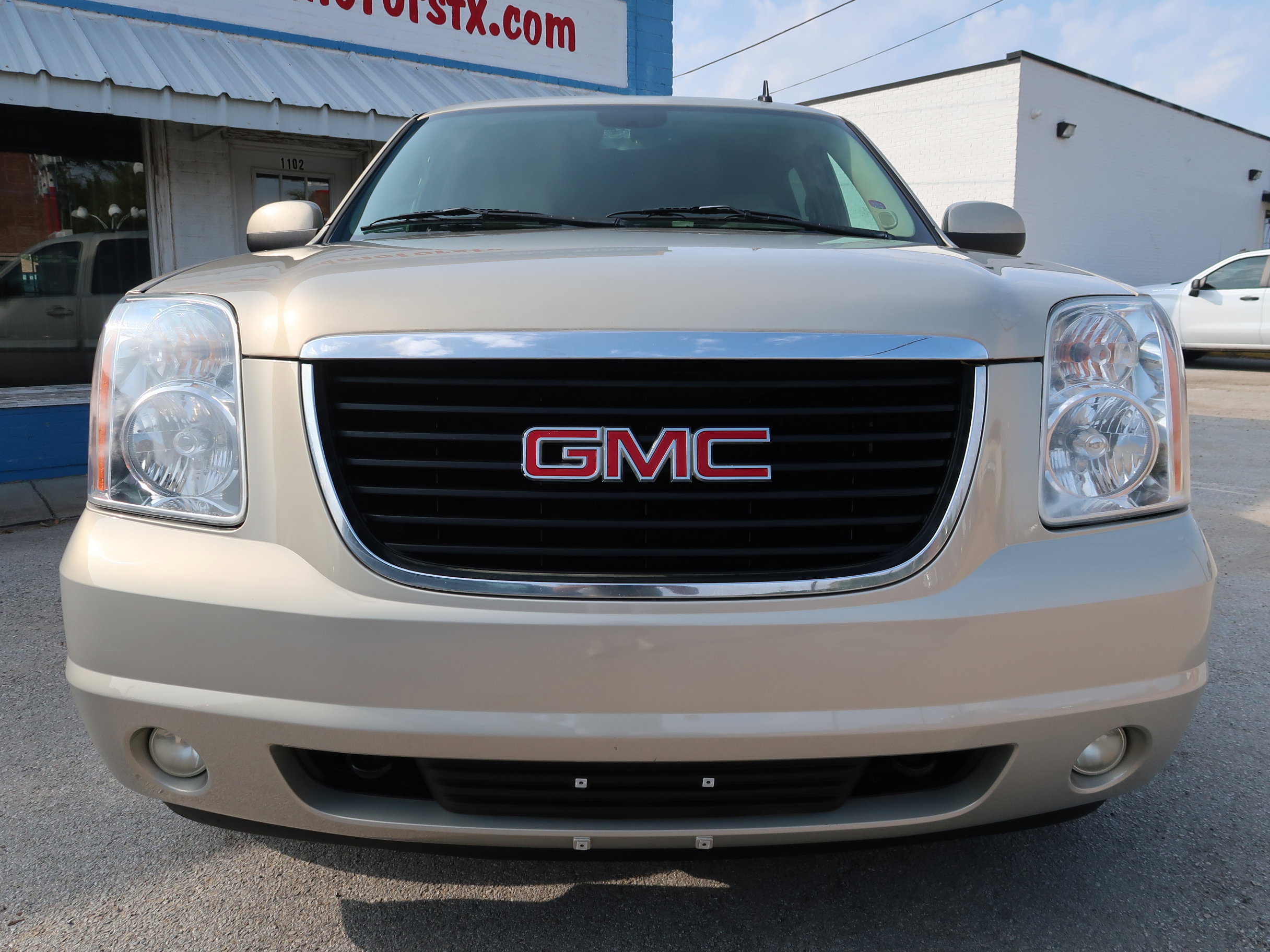 Used 2008 GMC Yukon XL SLE w/ Convenience Package RWD image 9