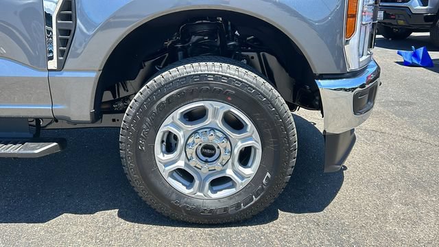 New 2026 Ford F250 XLT w/ FX4 Off-Road Package AWD/4WD image 9