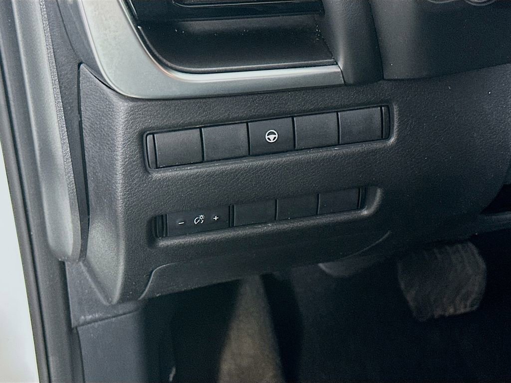 Used 2021 Nissan Rogue SV AWD/4WD image 15