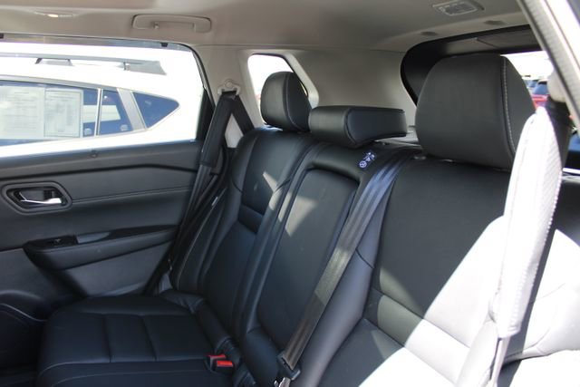 Used 2024 Nissan Rogue SL w/ SL Premium Package AWD/4WD image 17