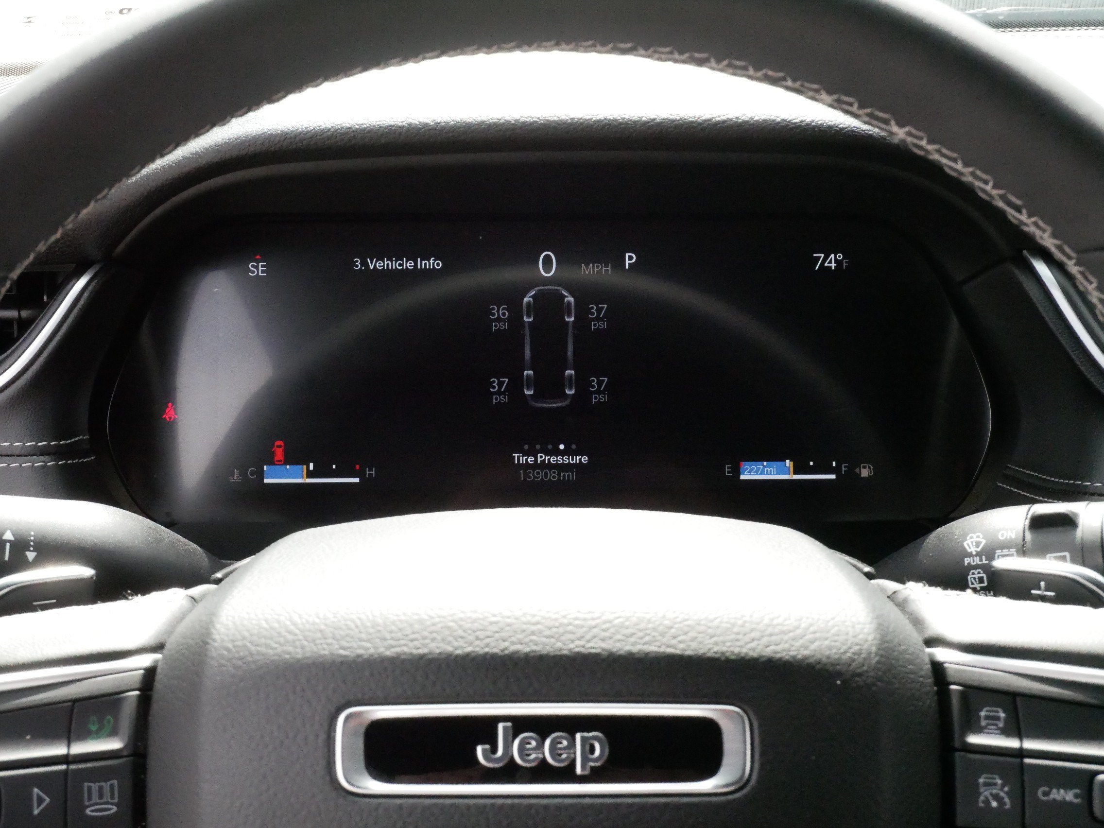 Used 2025 Jeep Grand Cherokee L Altitude AWD/4WD image 21