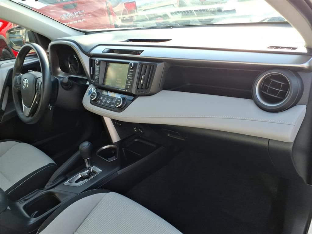 Used 2018 Toyota RAV4 XLE w/ Convenience Package AWD/4WD image 16