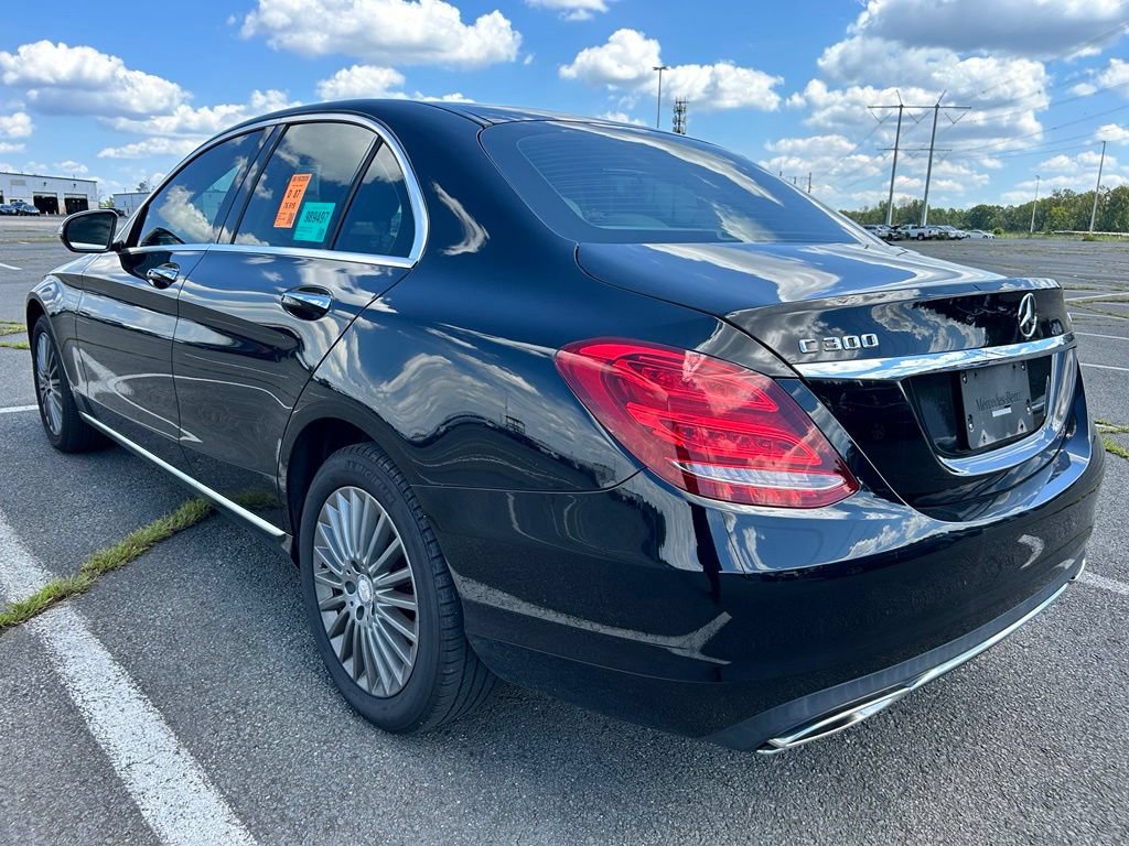 Used 2015 Mercedes-Benz C 300 4MATIC Sedan image 4