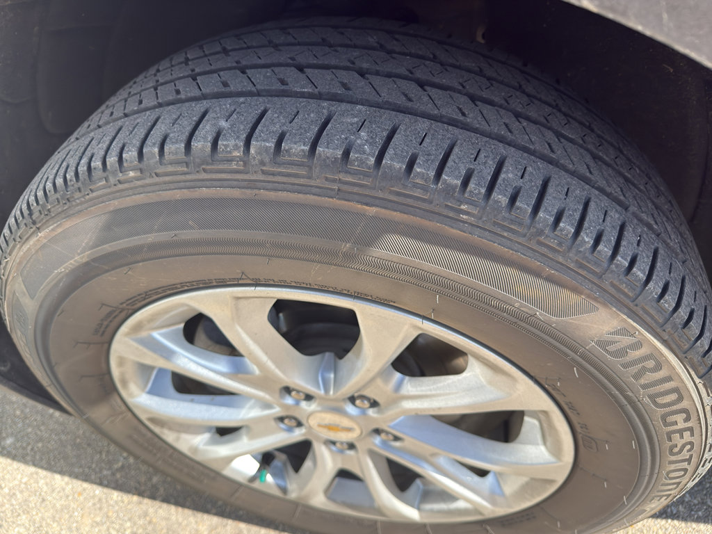 Used 2019 Chevrolet Equinox LT image 3