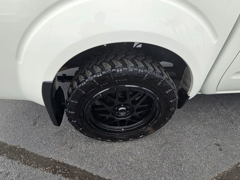Used 2019 Nissan Frontier Desert Runner RWD image 9