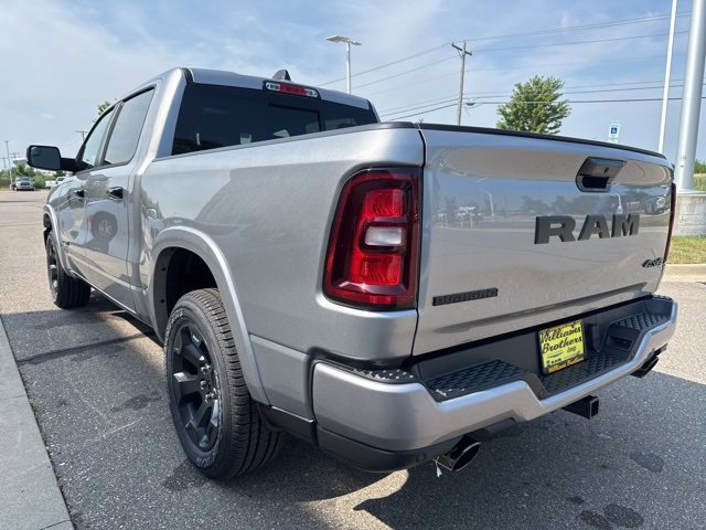 New 2026 RAM 1500 4x4 Crew Cab image 9
