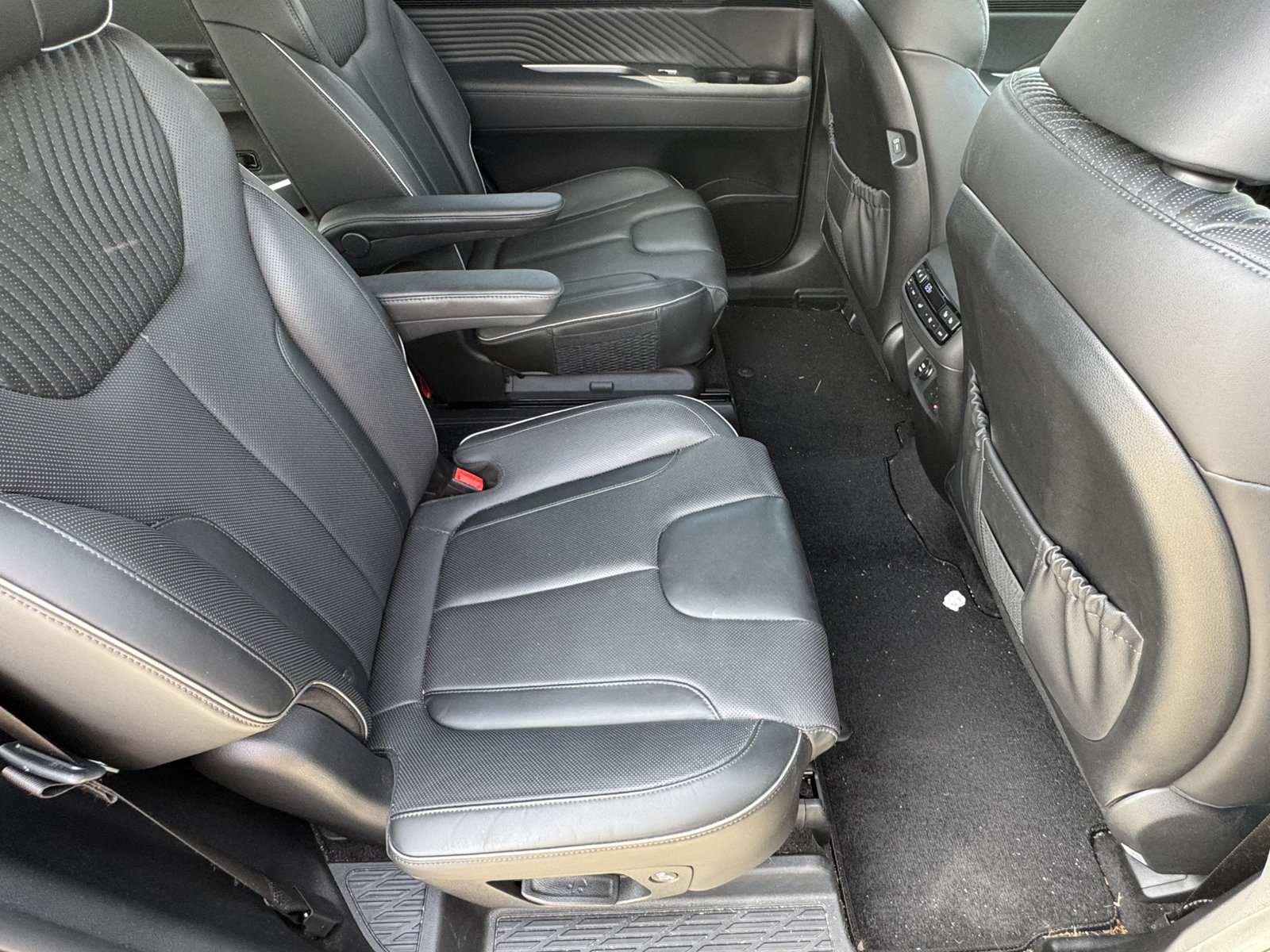 Used 2023 Hyundai Palisade Calligraphy w/ Cargo Package AWD/4WD image 19