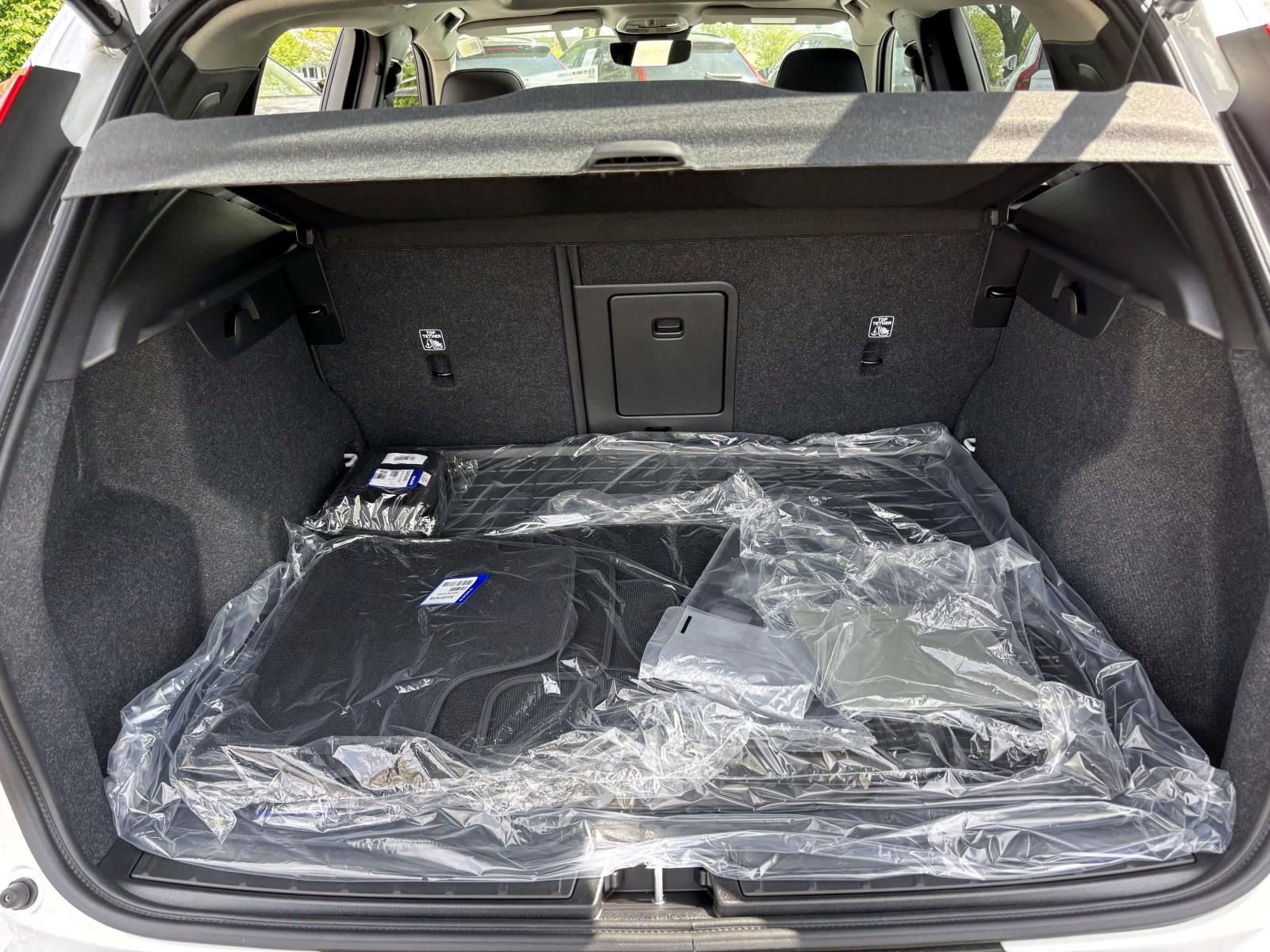 Used 2026 Volvo XC40 B5 Core w/ Protection Package Premier AWD/4WD image 9