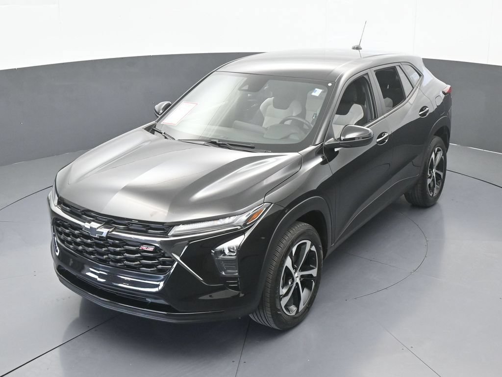 Used 2025 Chevrolet Trax RS w/ Driver Confidence Package FWD image 41