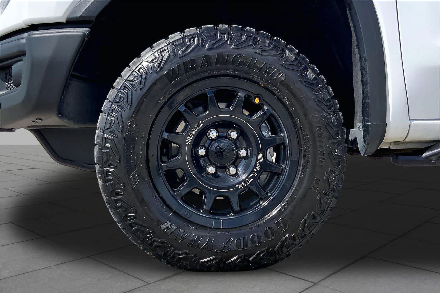 Used 2024 GMC Sierra 1500 AT4X w/ AT4X AEV Edition AWD/4WD image 20