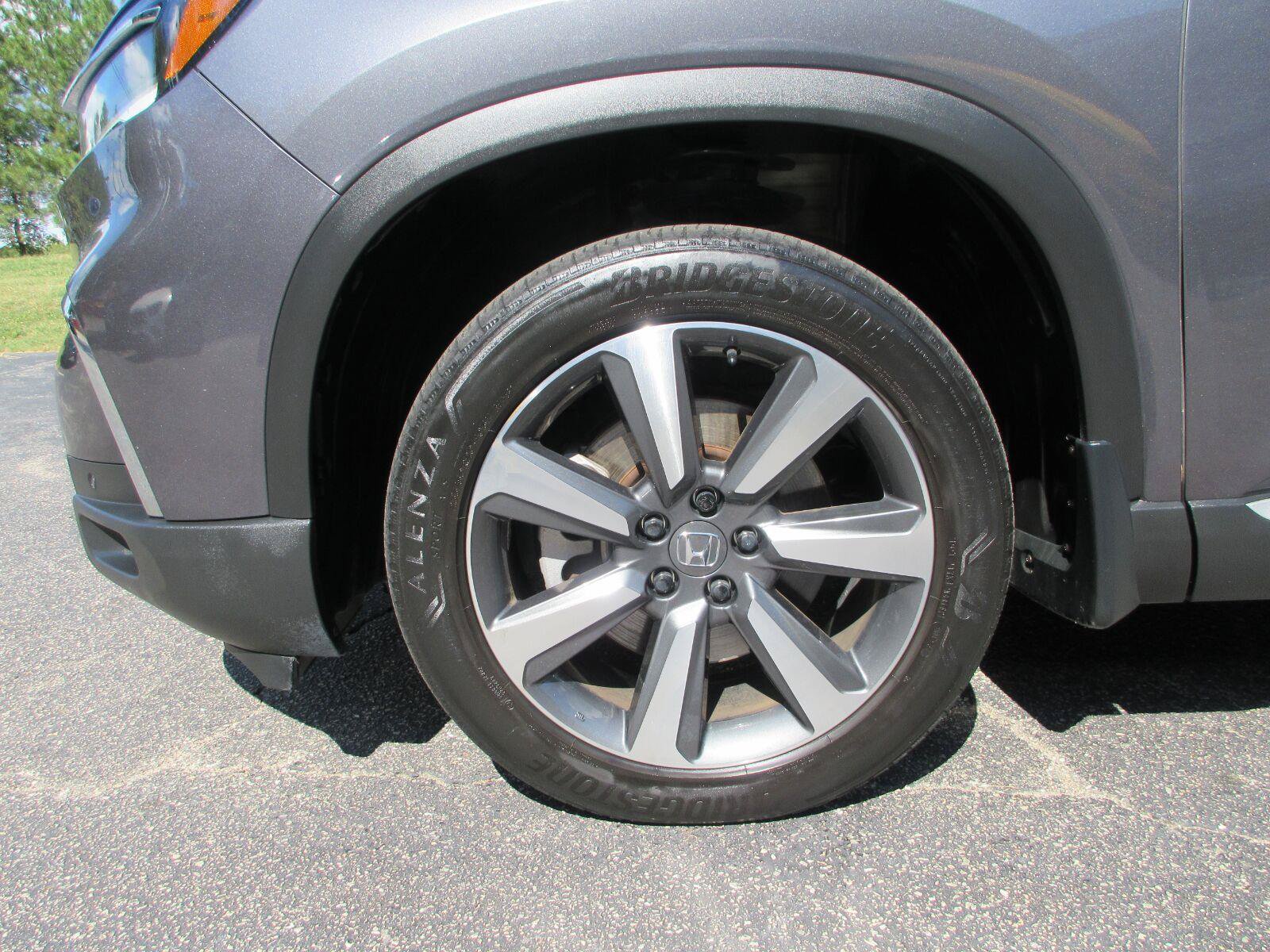 Used 2025 Honda Pilot Elite image 21