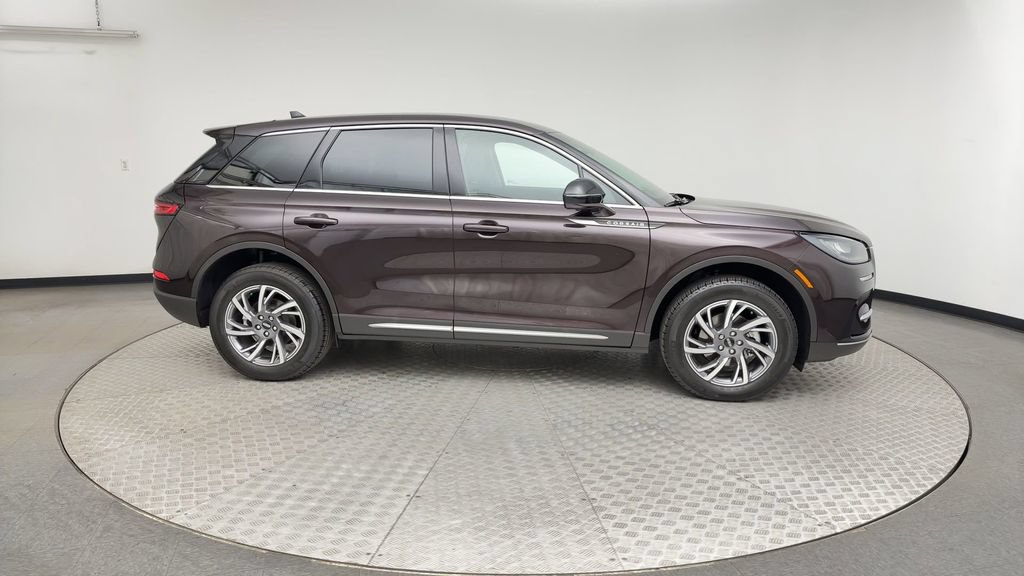 Used 2023 Lincoln Corsair AWD w/ Equipment Group 101A image 9
