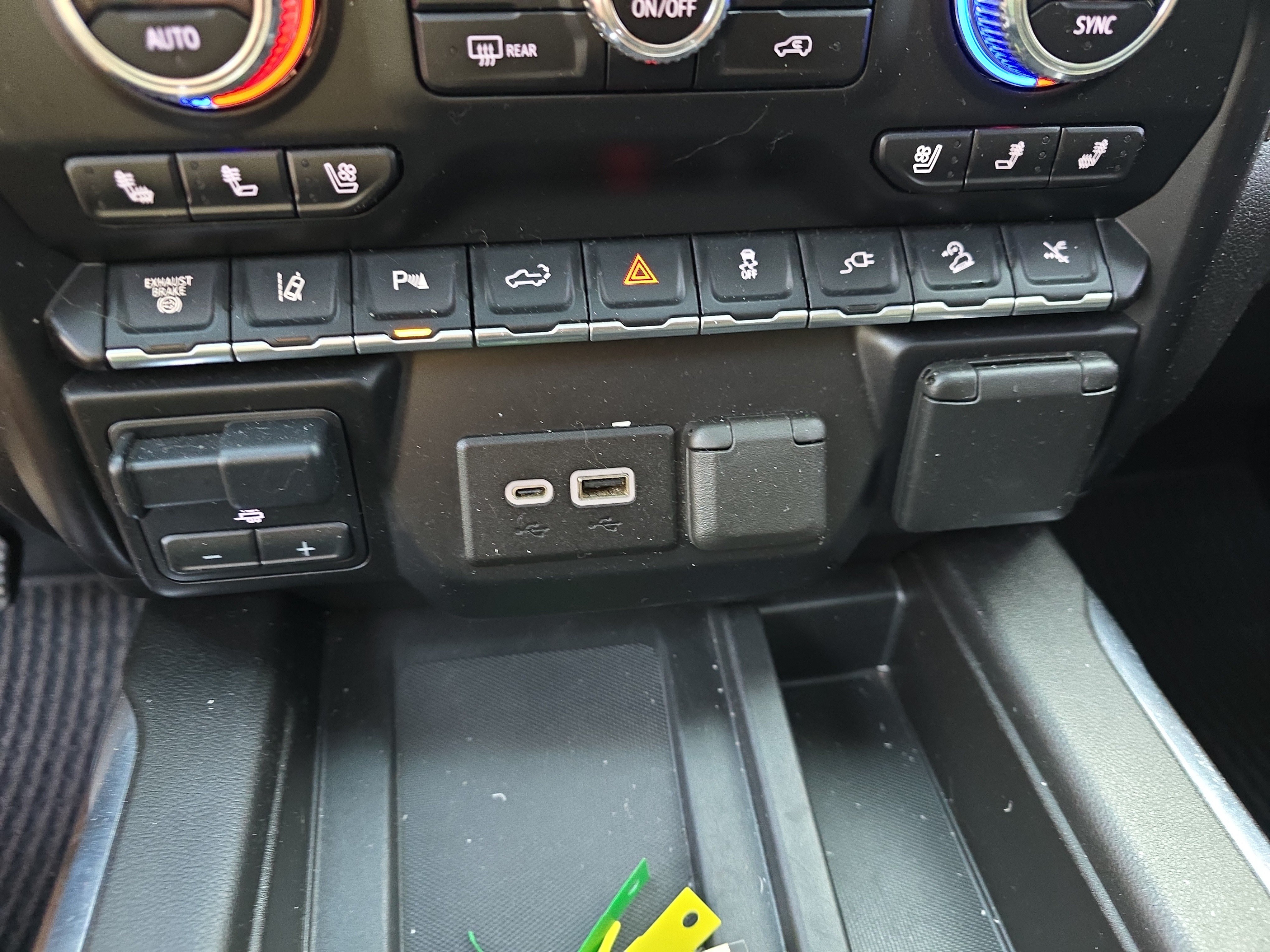 Used 2023 GMC Sierra 2500 Denali w/ Denali Black Diamond Edition AWD/4WD image 36