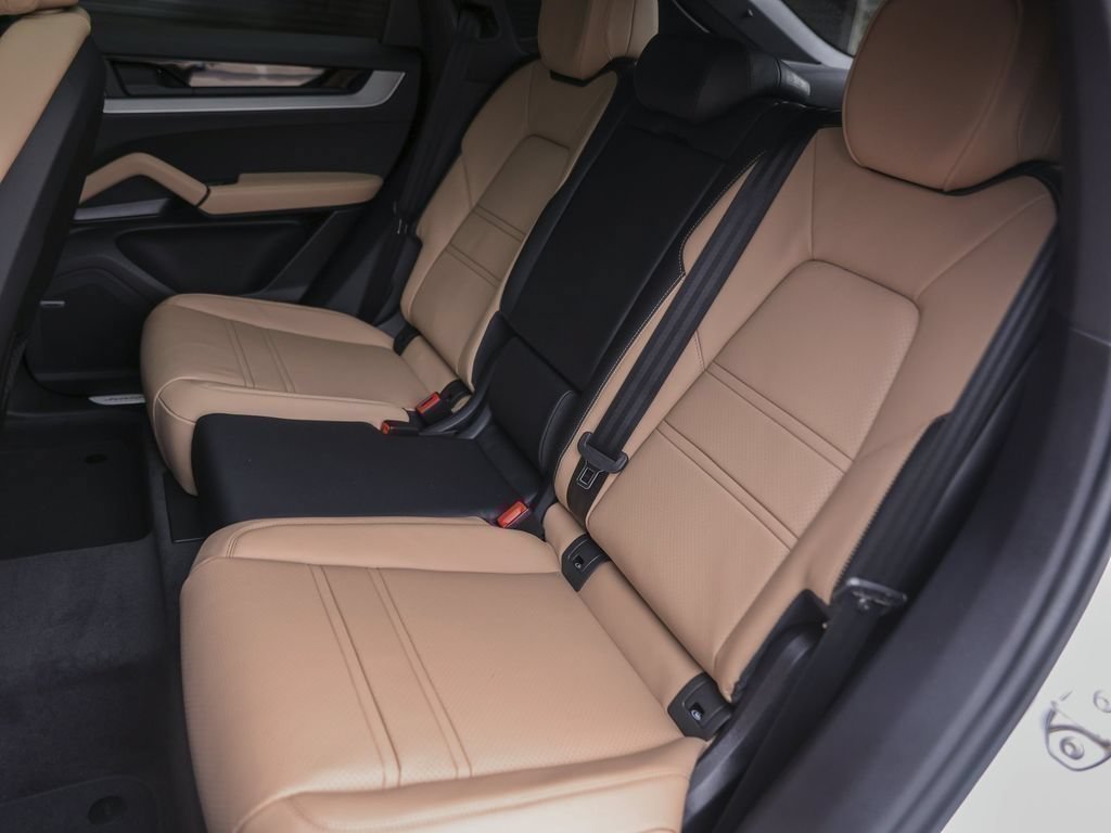 Certified 2026 Porsche Cayenne Coupe AWD/4WD image 31