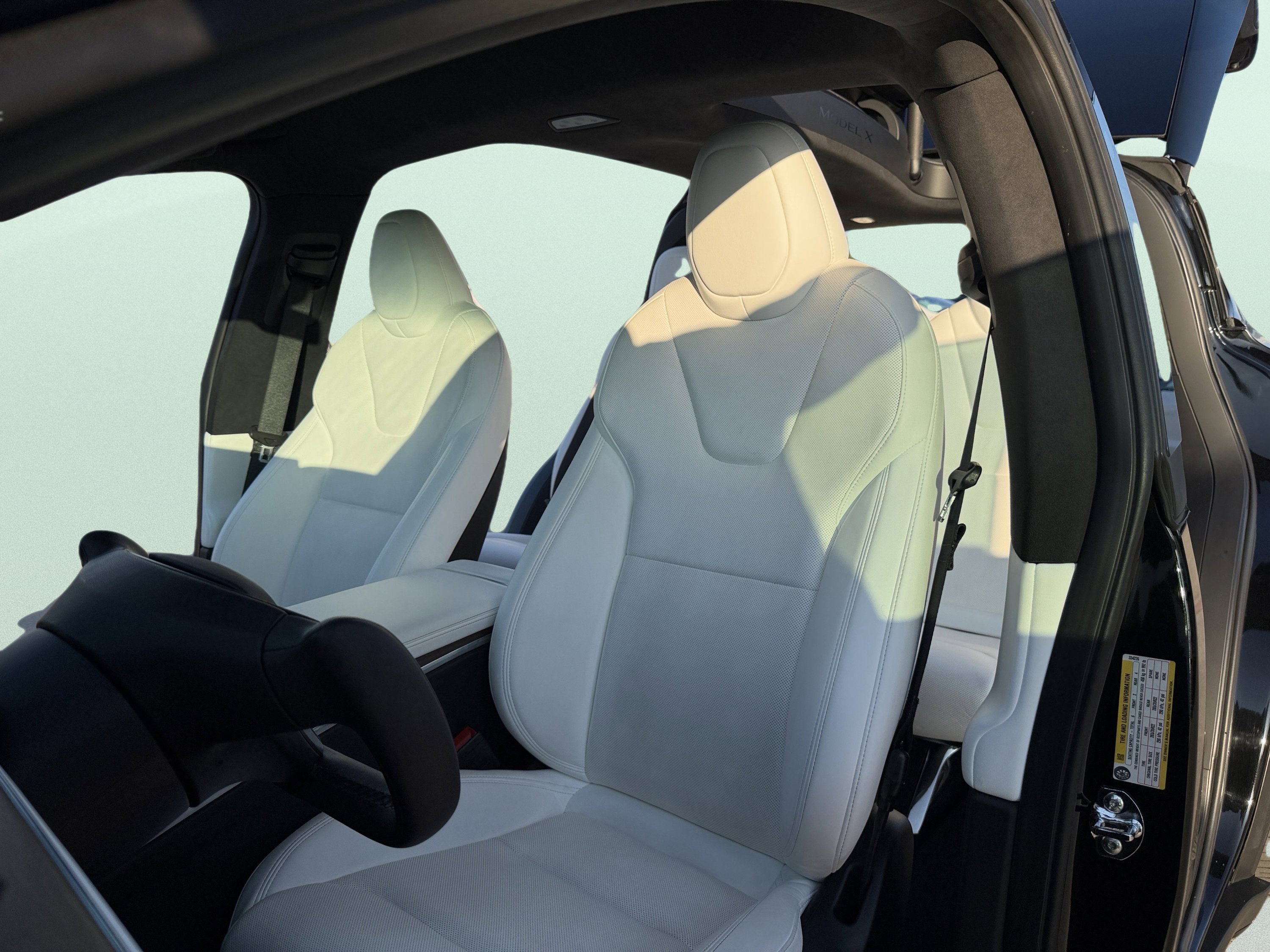 Used 2022 Tesla Model X image 22